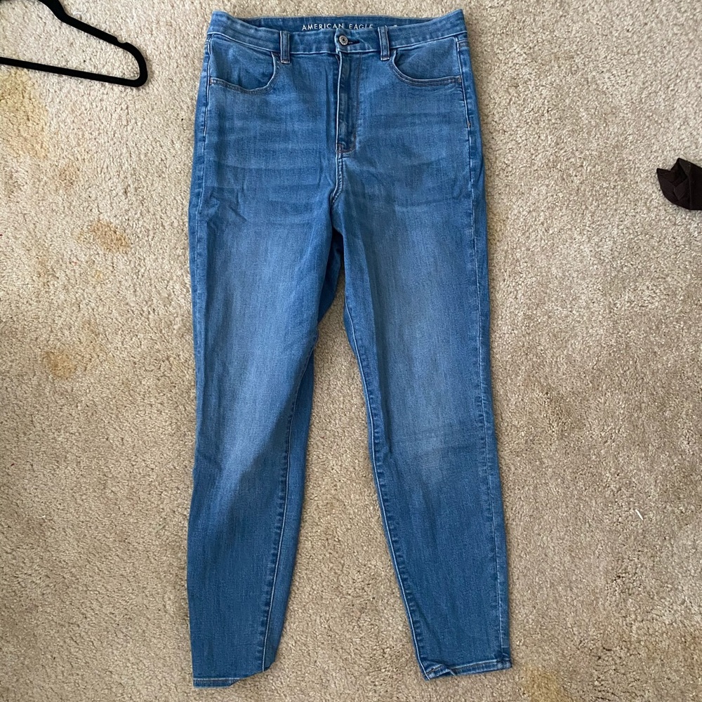 Light Wash American Eagle Jeans